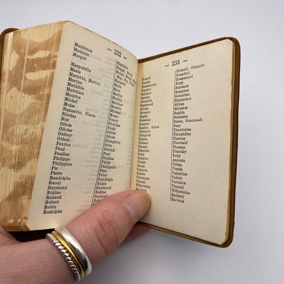 Vintage Burgess & Bowes Midget Series Black Leather Dictionary - Picture 13 of 16